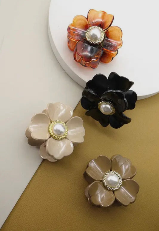 Flower & Pearl Claw Clip